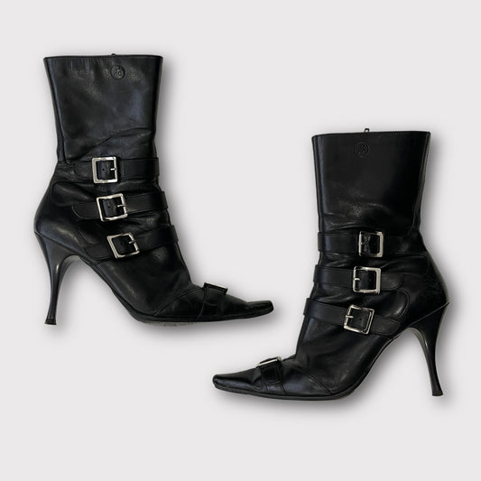 Bronx black leather pointed toe buckled boots